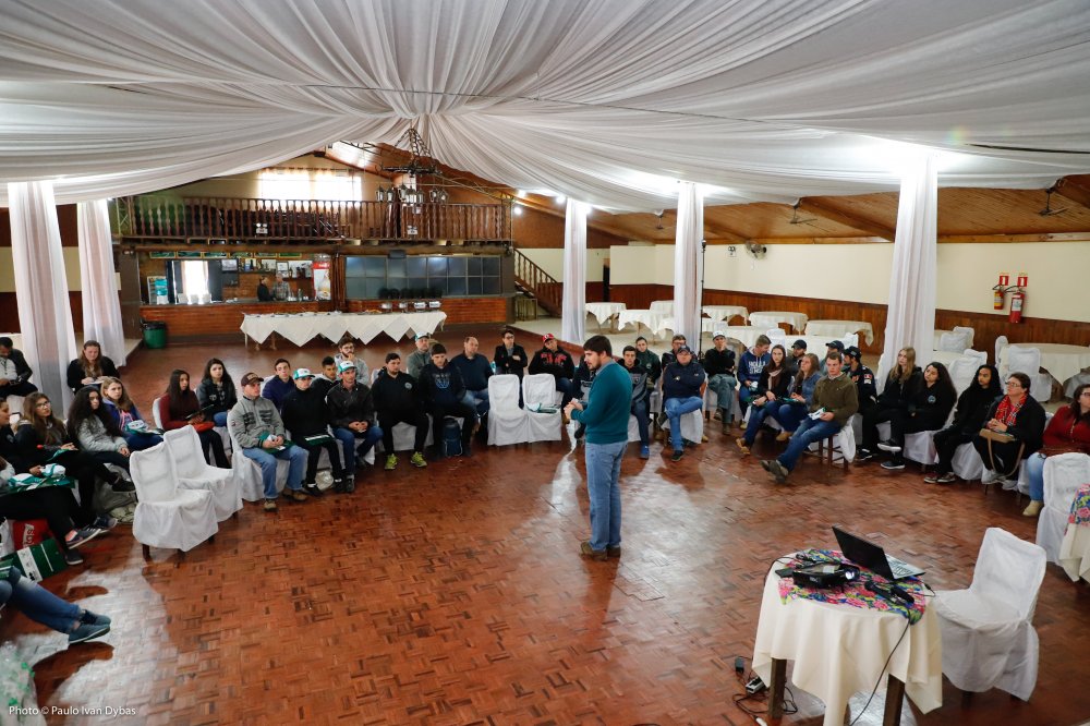 Capa foto Campo Jovem em Contenda 