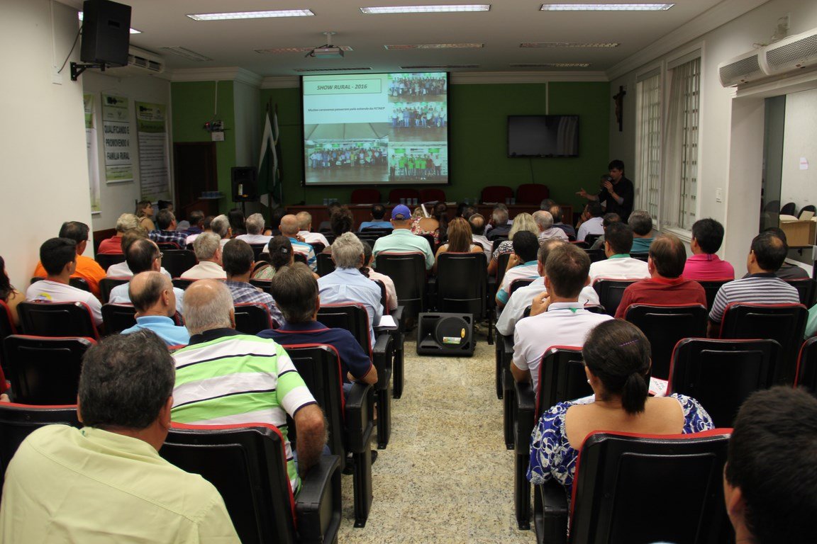 Capa foto Assembléia FETAEP 2016