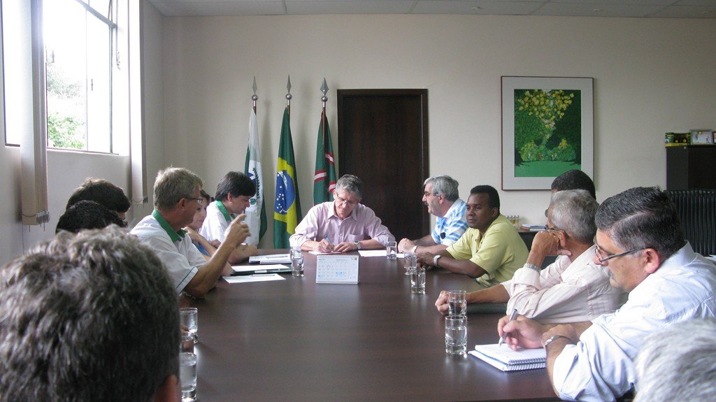 Capa foto Reunião na Seab discute Crédito Fundiário